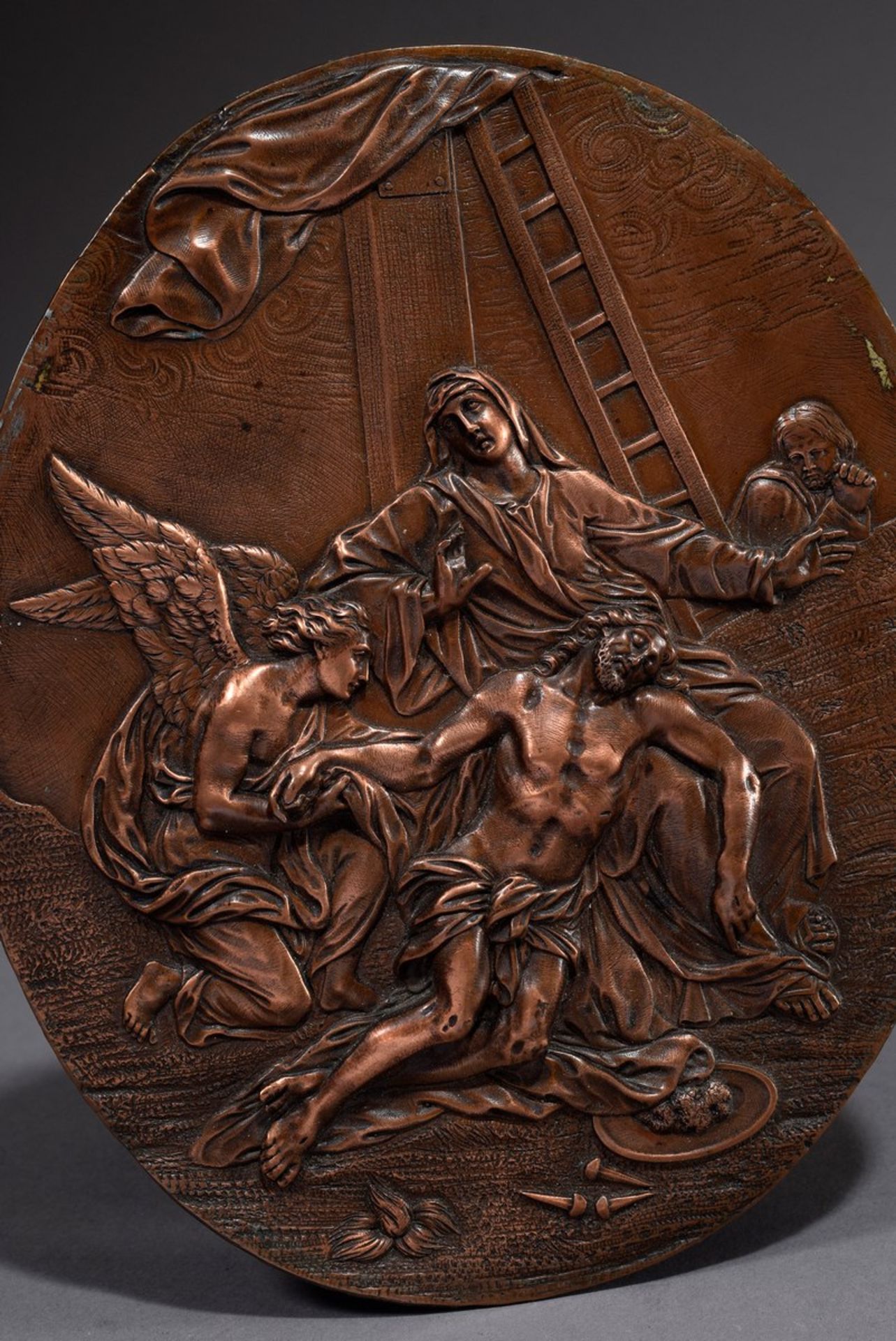 Paar ovale Relief-Plaketten „Pietà“ und „Epiphánias“, Kupfer/mit schwerer Metal - Bild 5 aus 6