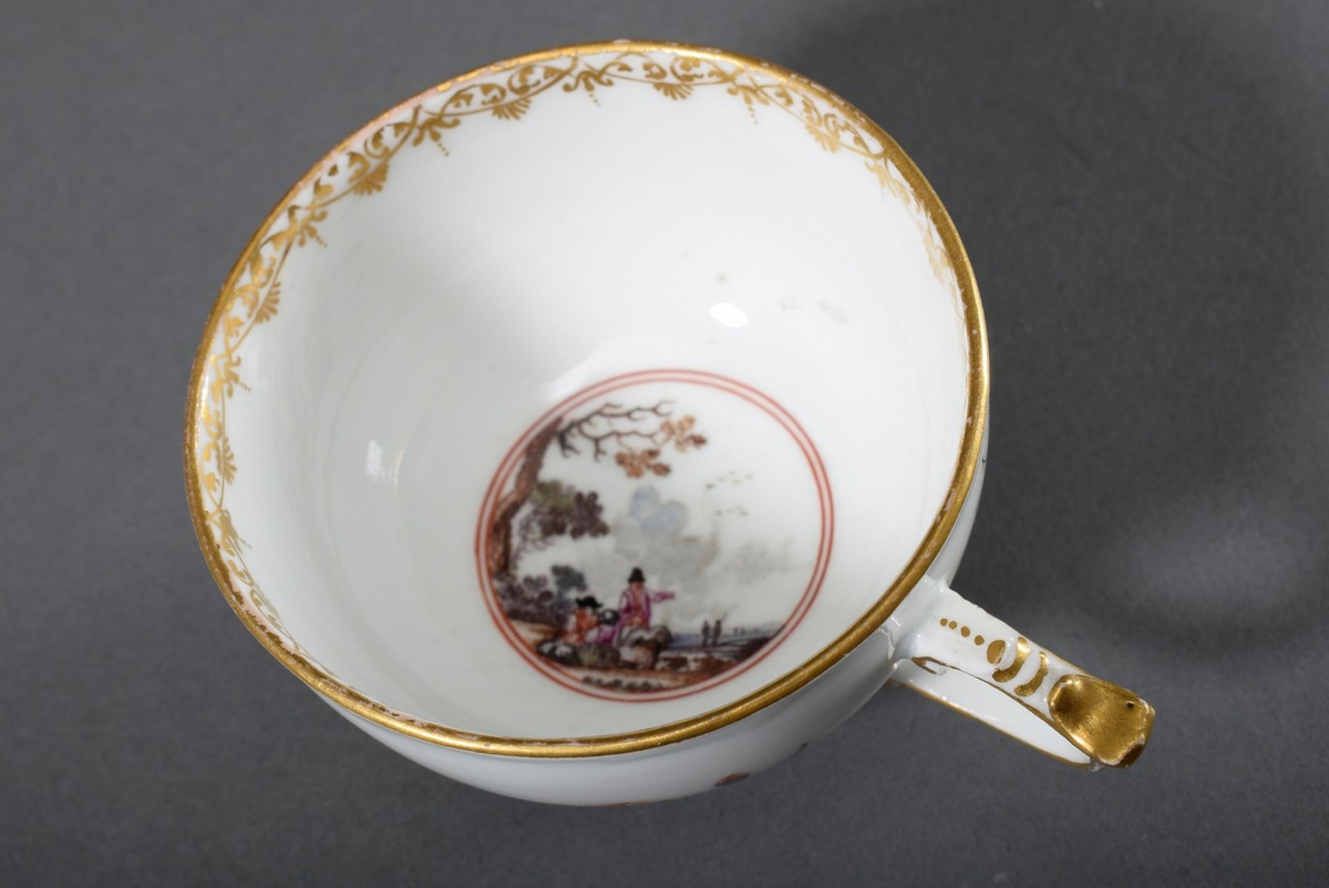 Meissen Obertasse mit polychromer Bemalung in der Art Christian Friedrich Herol - Bild 5 aus 7