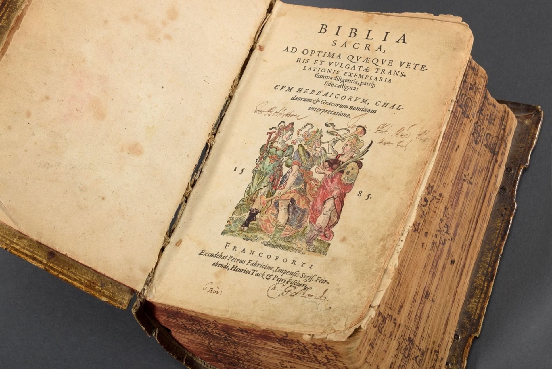 Band "Biblia Sacra" in lateinischer Sprache, Holzdeckel mit Pergament überzogen