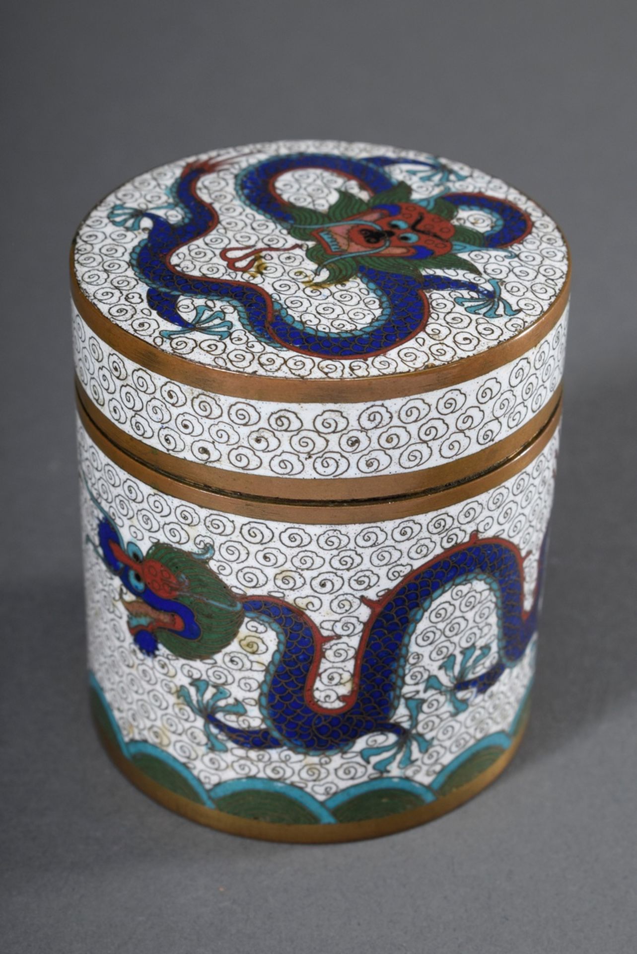 5 Diverse Teile chinesisches Cloisonné mit verschiedenen "Drachen" Dekoren: Zyl - Image 2 of 5