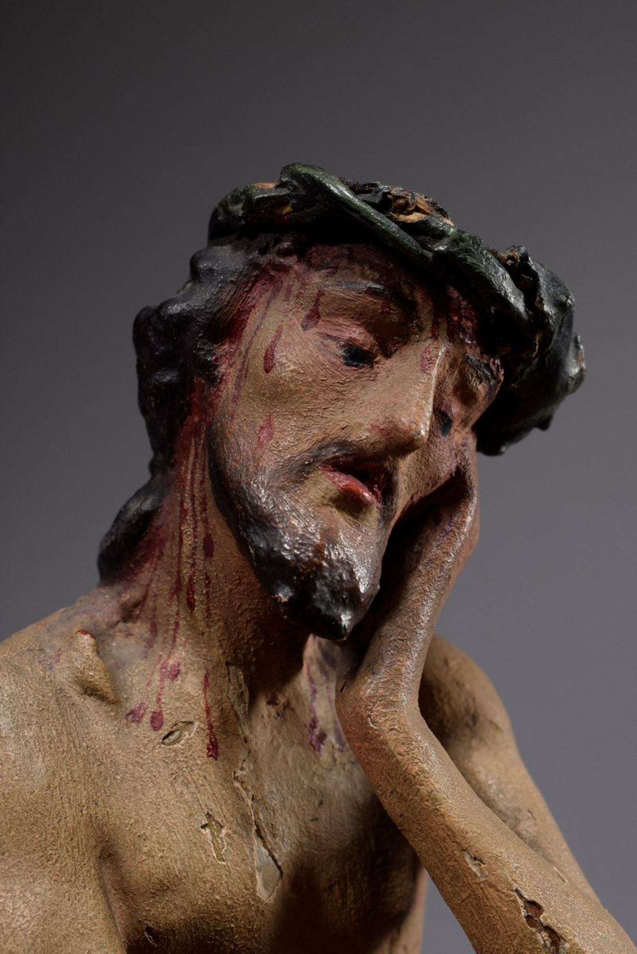 Volkstümliche Holzschnitzerei „Christus in der Rast - Schmerzensmann“, geschnit - Image 5 of 5