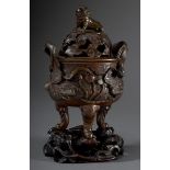 Bronze "Ding" Censer mit figürlichem Relief auf der Wandung "Wasserbewohner", s