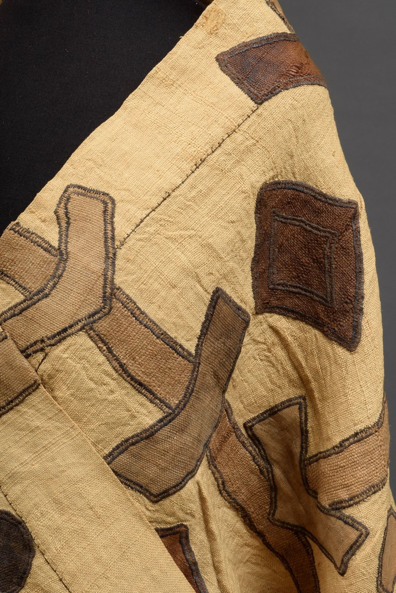Frauentanzkleid/Wickelrock aus afrikanischem Raffia Gewebe mit geometrischen Mu - Bild 4 aus 4