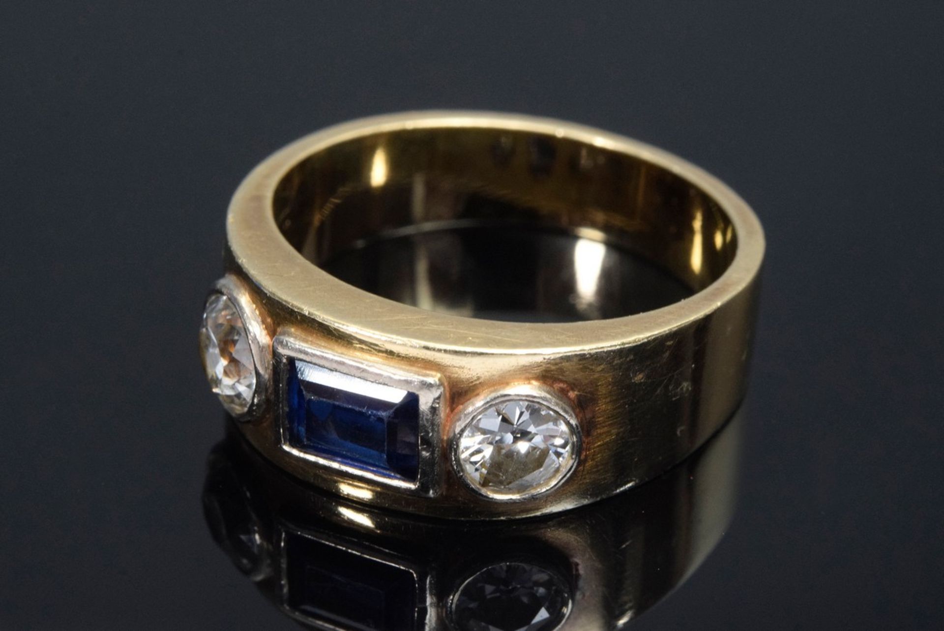 Handgefertigter GG 585 Bandring mit Saphir und Altschliffdiamanten (zus. ca. 0. - Bild 2 aus 4