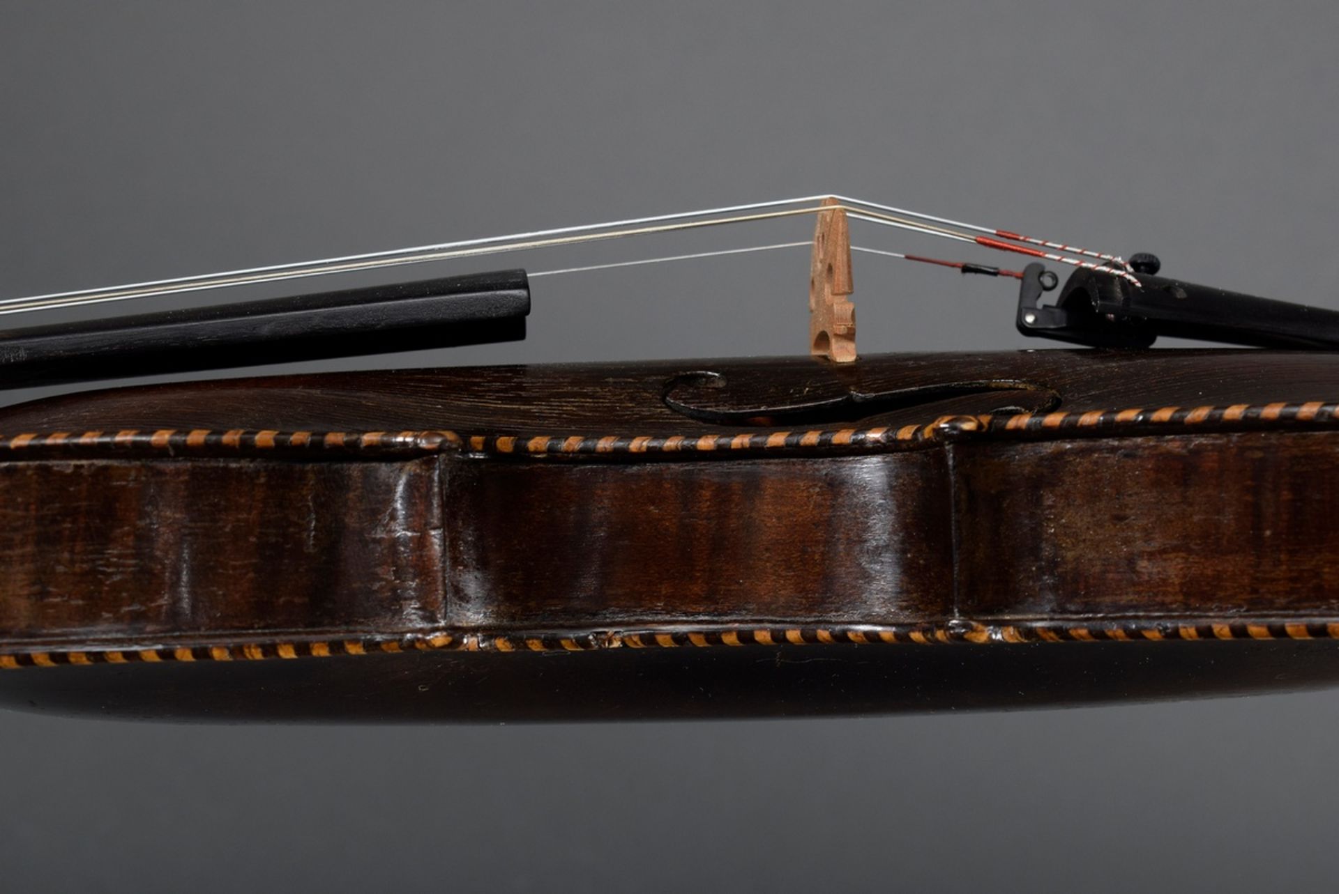 Löwenkopf Geige, wohl alpenländisch Ende 19. Jhd., charakteristisch gewölbte De - Bild 11 aus 18