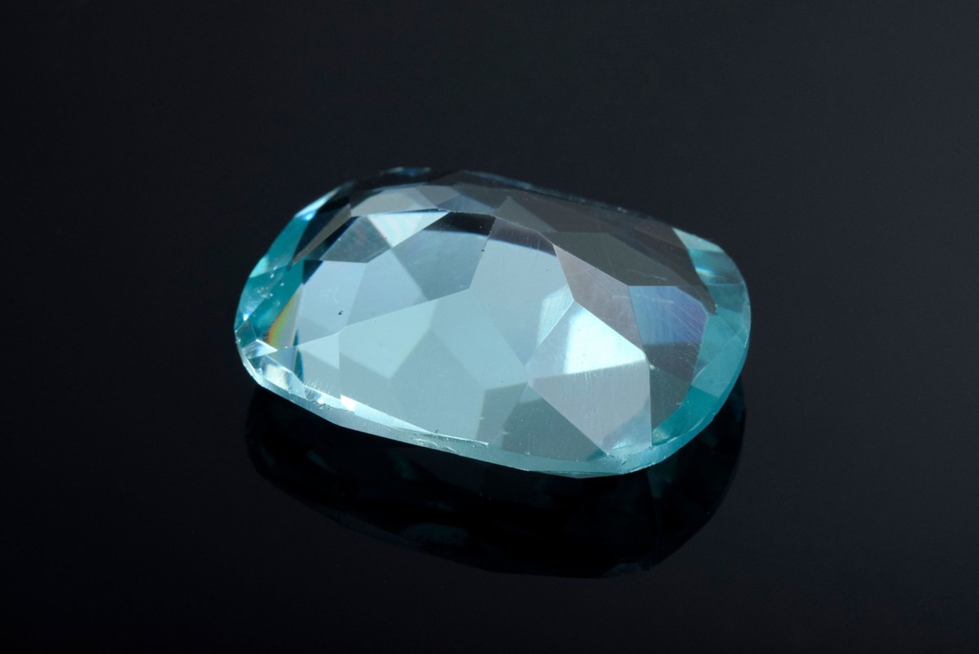 Ovaler Aquamarin im modifizierten Cushionschliff in schönem Türkiston, 43.88ct, - Bild 2 aus 2