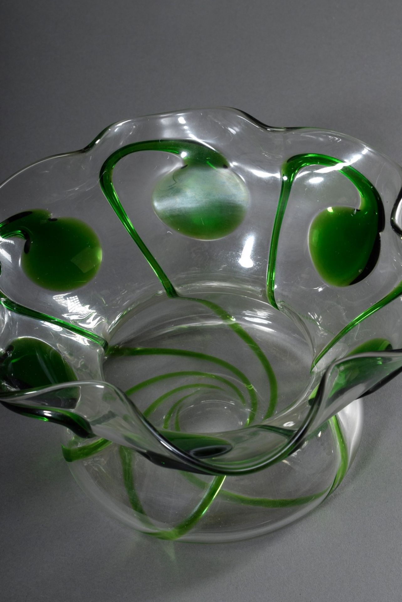 Große sechspassige englische Jugendstil Glas Schale mit grünen Tropfenauflagen - Bild 3 aus 4