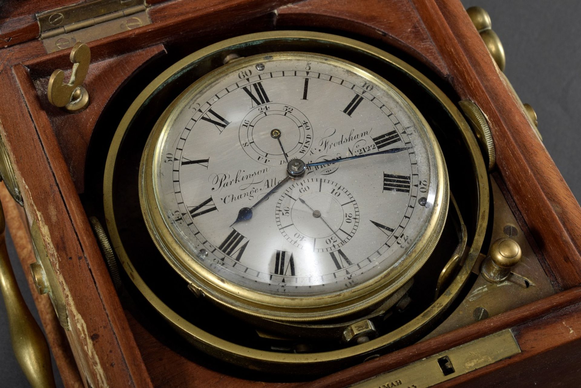 Schiffschronometer in kardanischer Aufhängung, bez.: "Parkinson & Frodsham, Nr. - Bild 3 aus 7