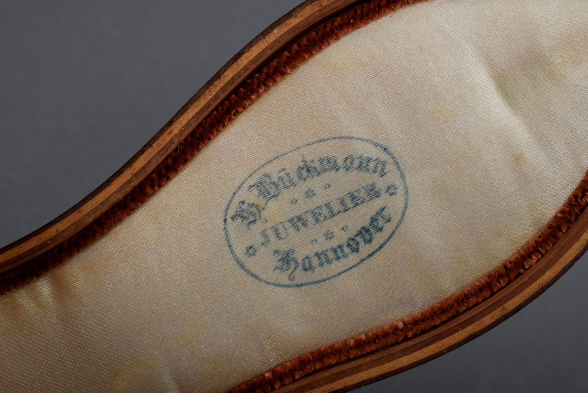 4 Teile Biedermeier Nähnecessaire in Holzetui "Schuh", Silber 800, bez. Juwelie - Bild 5 aus 7