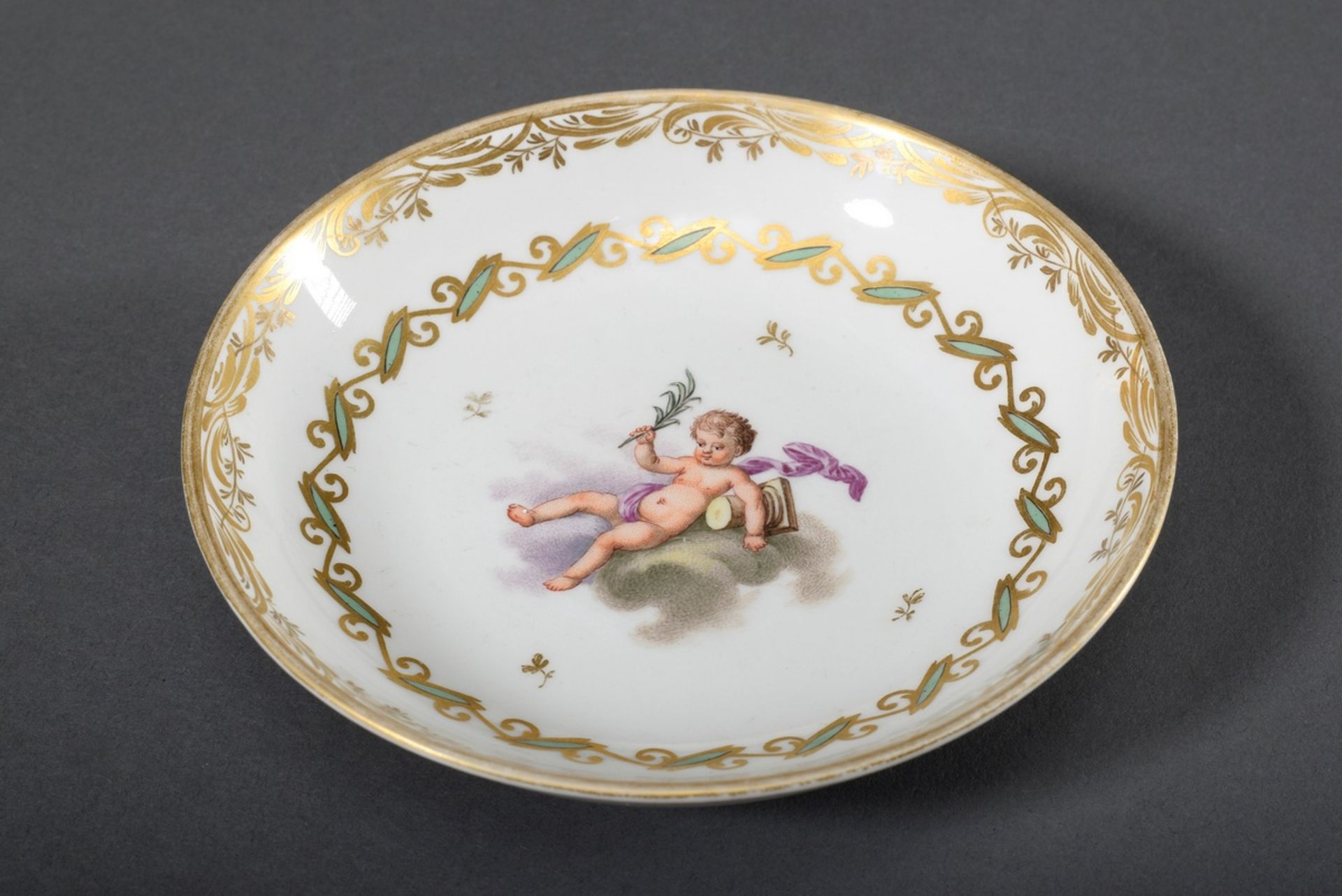 Wien Schale mit polychromer Malerei "Putto mit Säulenstumpf und Palmenzweig" un