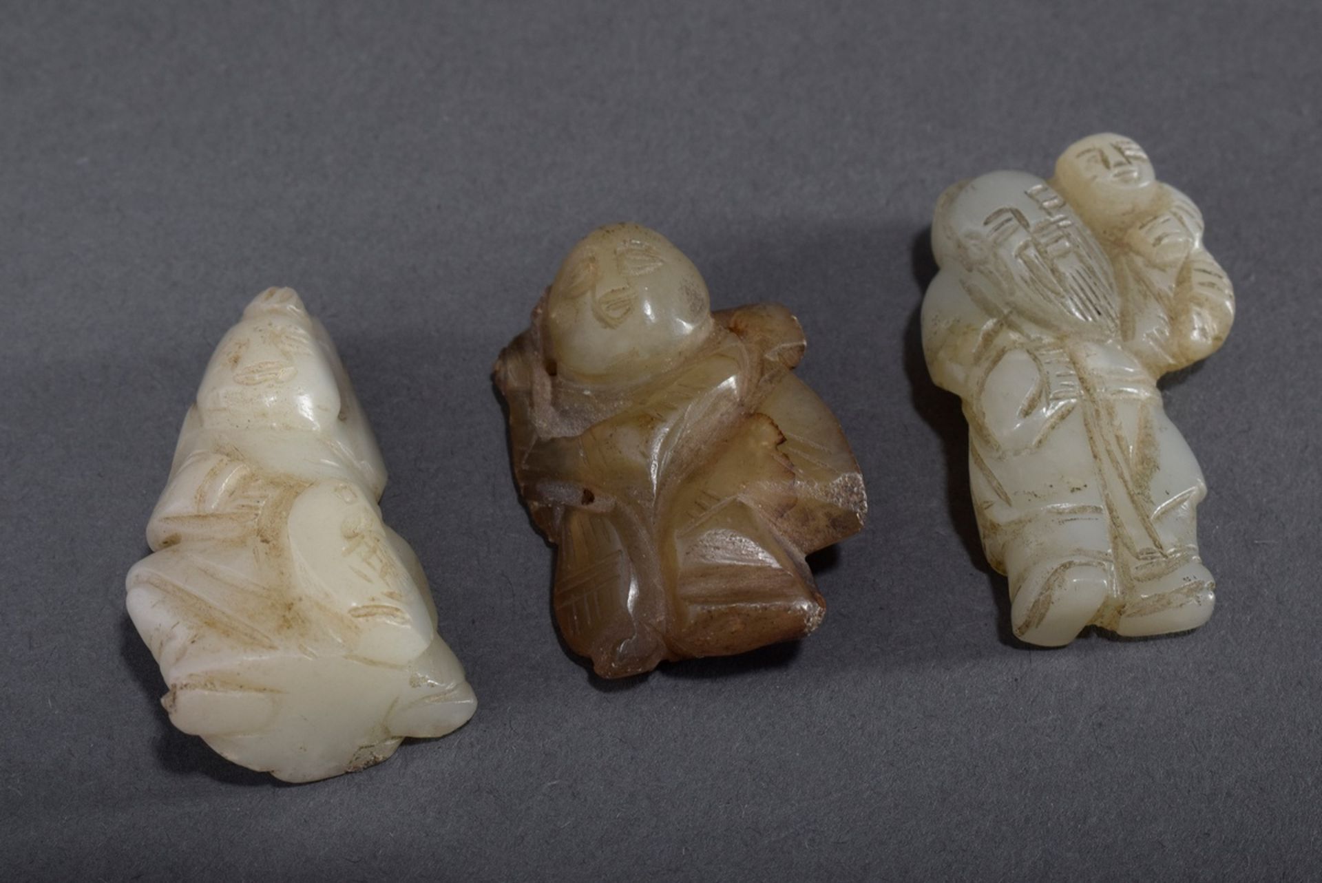 3 Diverse chinesische Jade Schnitzerei "Figuren", H. | 3 Various Chinese jade carving "figures", h. - Bild 3 aus 3