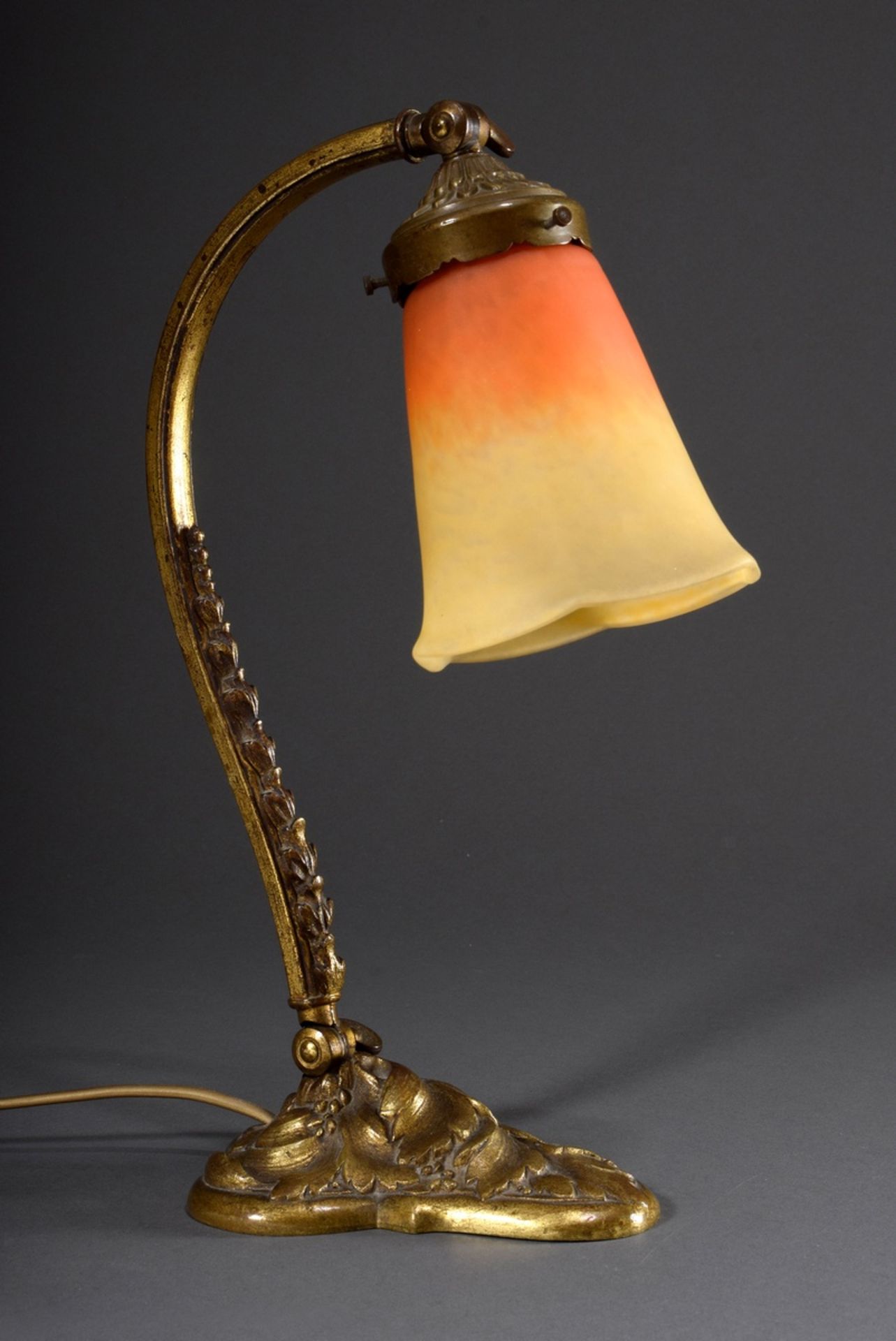 Jugendstil Tischlämpchen mit floralem Bronze Fuß | Art Nouveau table lamp with floral bronze base a - Image 2 of 6