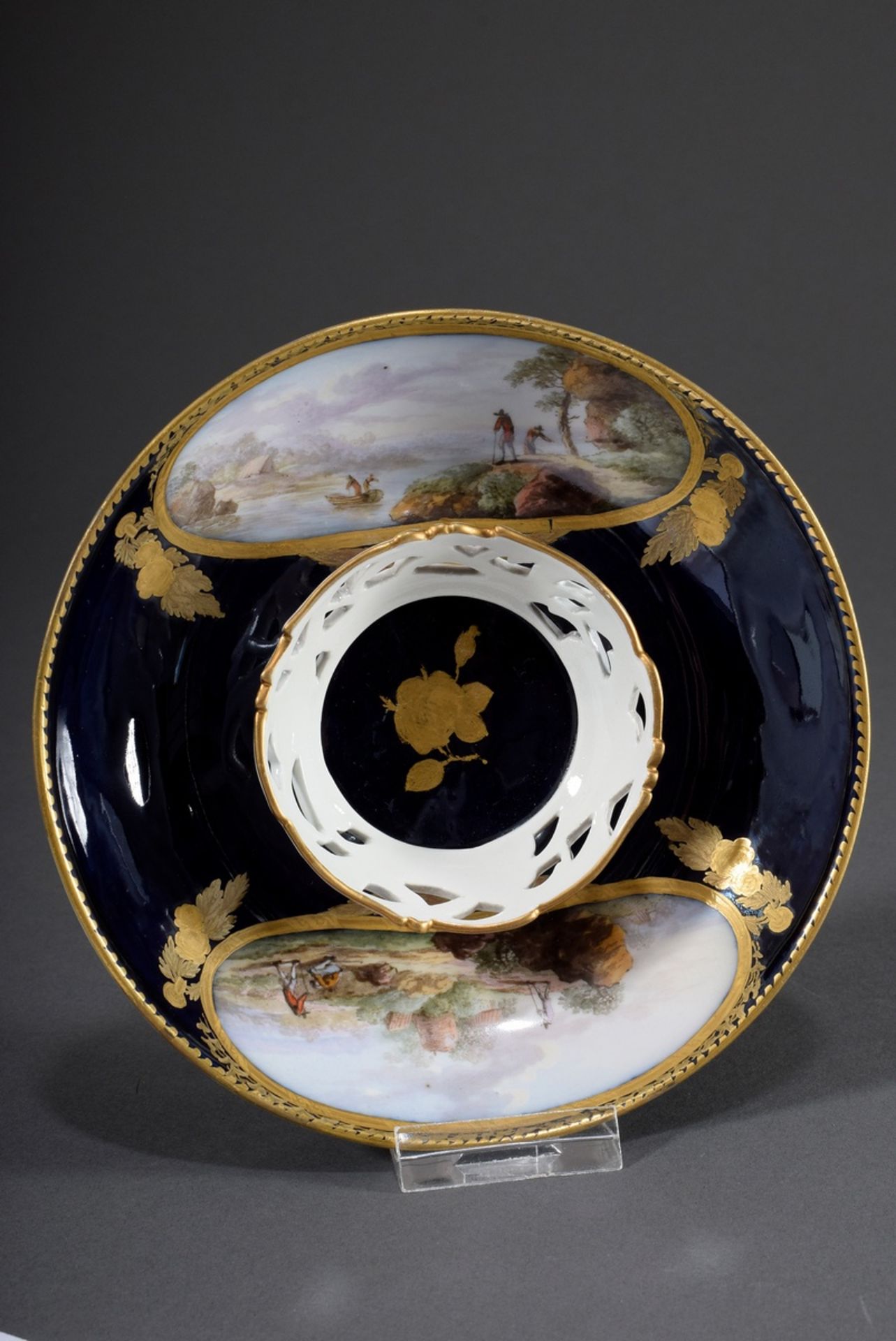 Meissen Trembleuse Tasse mit lupenfeiner Malerei | Meissen Trembleuse cup with flawless painting in - Bild 3 aus 15