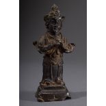 Kleine Bronze Figur "Historische Gestalt" mit sc | Small bronze figure "Historical figure" with bea