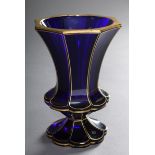 Kobaltblauer Biedermeier Fußbecher mit facettier | Cobalt blue Biedermeier foot cup with faceted wa