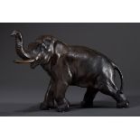 Bronze "Schreitender Elefant mit erhobenem Rüssel" | Bronze "Striding elephant with raised trunk",
