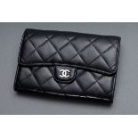 Chanel Portemonnaie, schwarz gestepptes Leder mit C | Chanel wallet, black quilted leather with CC