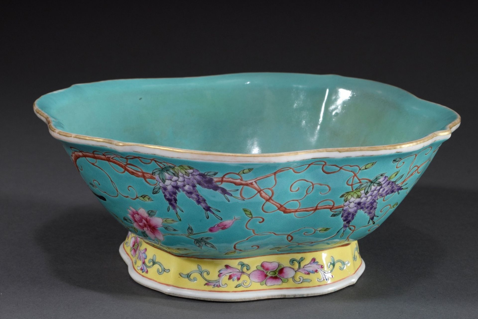 Vierpassige Da Ya Zhai (大雅齋) Schale auf Standrin | A four-piece Da Ya Zhai (大雅齋) bowl on a stand ri - Bild 3 aus 8