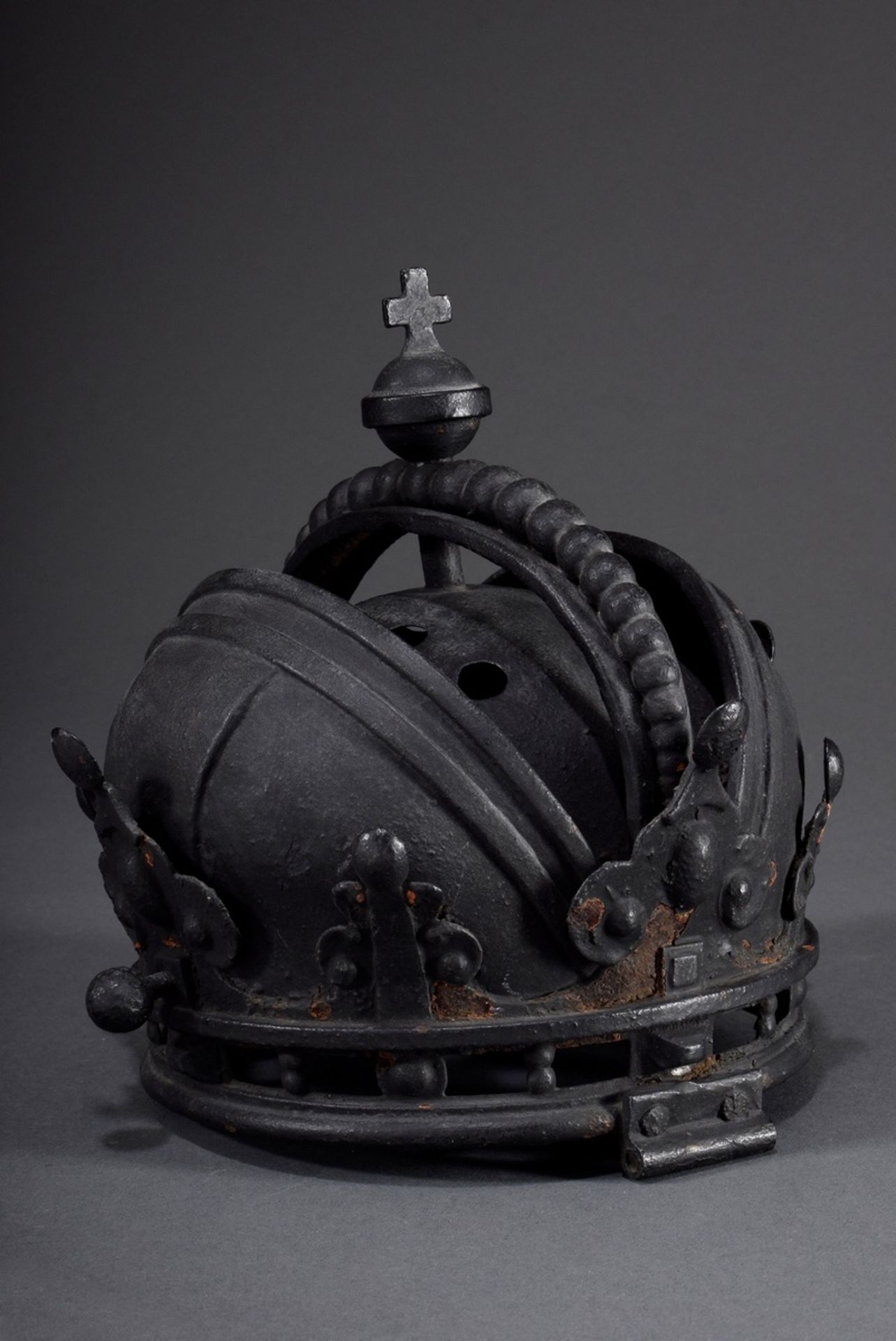 "Österreichische Kaiserkrone" aus geschwärztem Eis | "Austrian Imperial Crown" of blackened iron, h