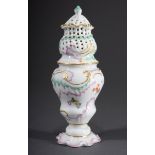 Seltener Meissen Rokoko Zuckerstreuer mit polych | Rare Meissen rococo sugar shaker with polychrome