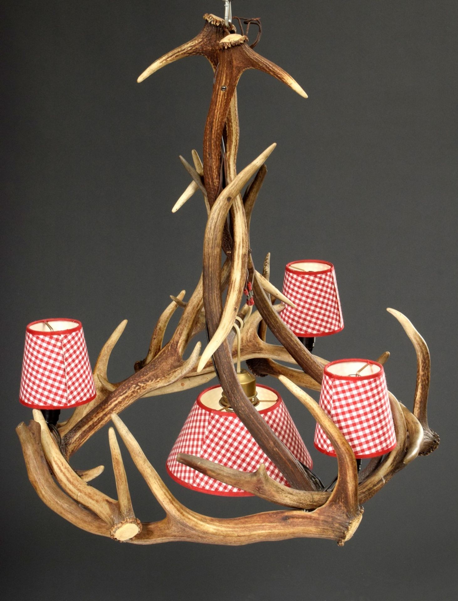 Geweihleuchter mit 4 Brennstellen und rotkariert | Antler chandelier with 4 burning points and red - Image 4 of 4