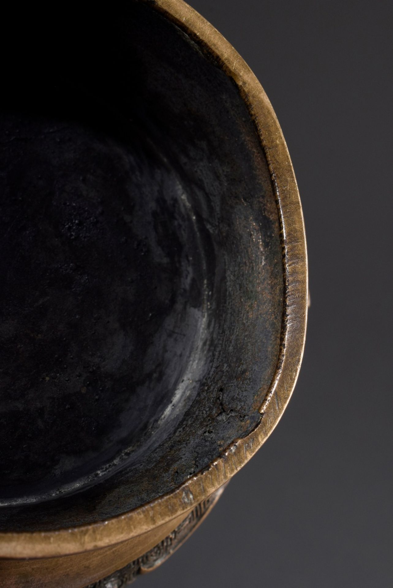 Chinesischer Bronze Censer "Gui" mit archaischem | Chinese bronze censer "Gui" with archaic decorat - Bild 5 aus 5