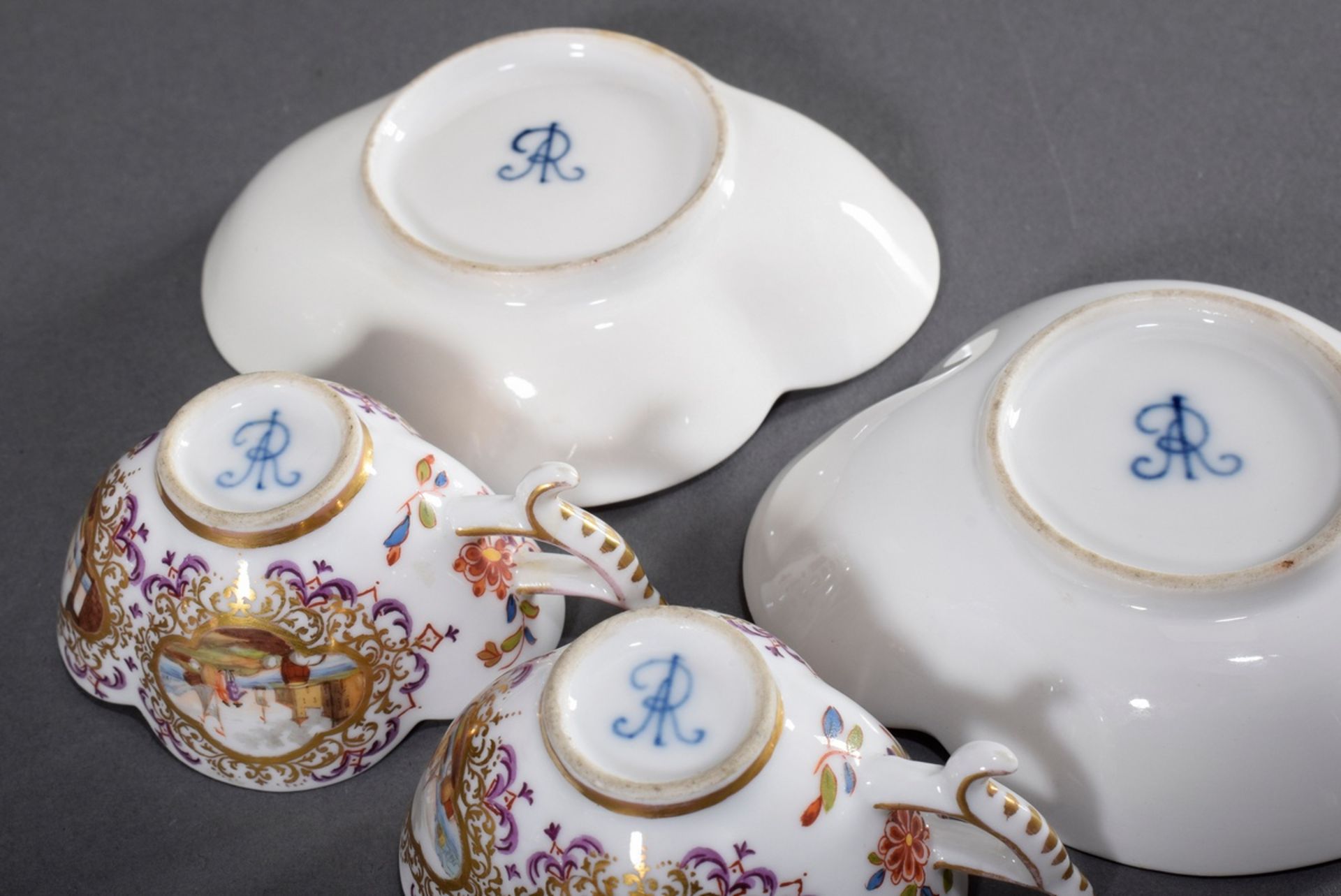 Paar vierpassige Porzellan Mokkatassen mit reich | Pair of four-piece porcelain mocha cups with ric - Image 6 of 6