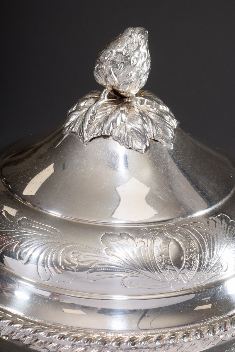 Runde Deckelterrine mit floraler Gravur auf orna | Round lidded tureen with floral engraving on orn - Image 3 of 8