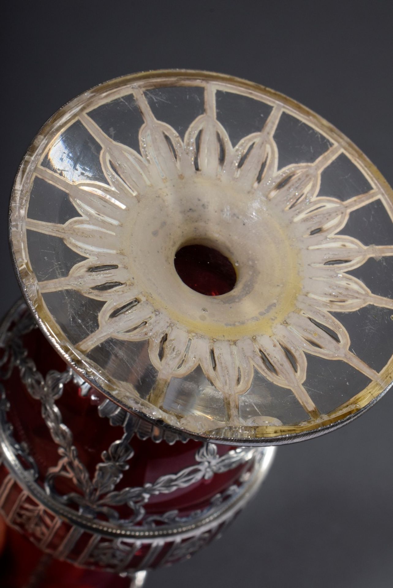 Rubinierte Glas Balustervase mit ornamentalem Si | Ruby glass baluster vase with ornamental silver - Image 4 of 5