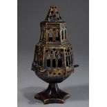 Gotisches Weihrauchfass mit turmähnlichem Aufbau | Gothic incense burner with tower-like structure,