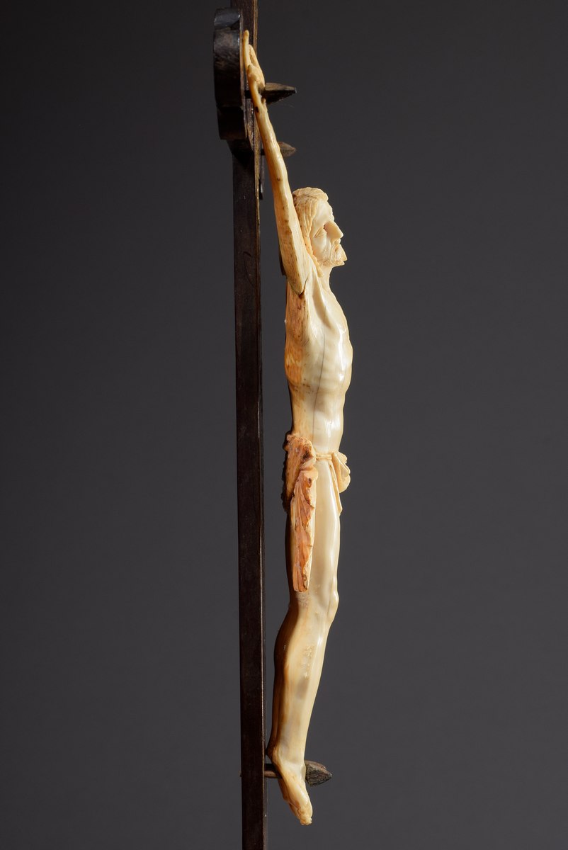 Standkruzifix mit geschnitztem Elfenbein "Corpus | Standing crucifix with carved ivory "Corpus Chri - Image 6 of 7