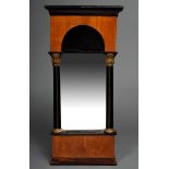 Strenger Biedermeier Konsolspiegel mit geschwärz | Biedermeier console mirror with blackened column