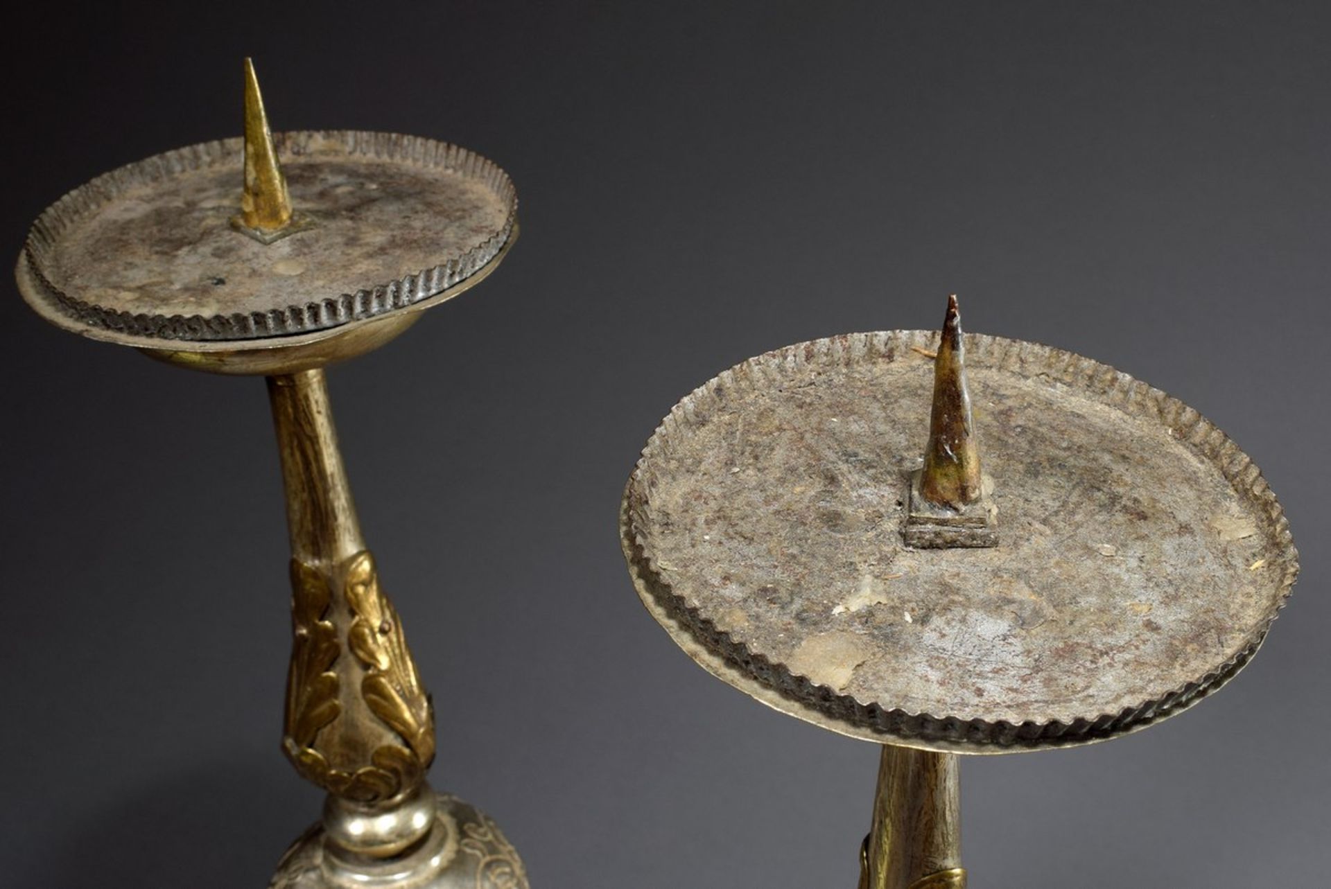 Paar große Barocke Altarleuchter mit reichem Rel | Pair of large baroque altar candlesticks with ri - Image 5 of 6