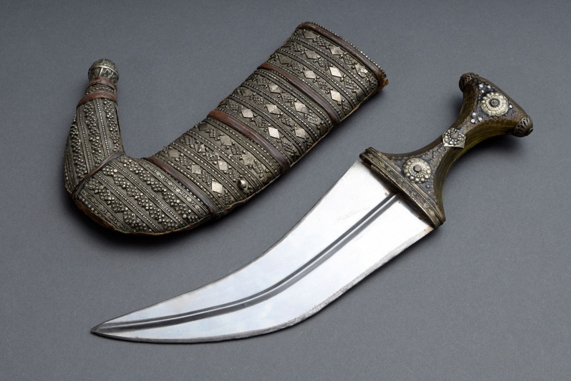 Arabischer Krummdolch "Jambia" oder "Handschar" | Arabic scimitar "Jambia" or "Handschar" with cur