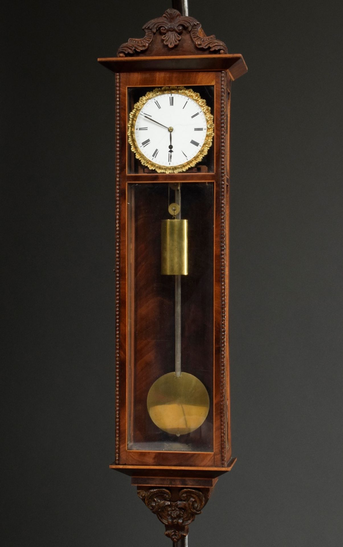 Kleiner Wiener Regulator im verglasten Mahagoni | Small Viennese regulator in a glazed mahogany ca