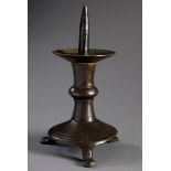 Kleiner romanischer Kerzenleuchter auf drei Klau | Small Romanesque candlestick holder on three cla