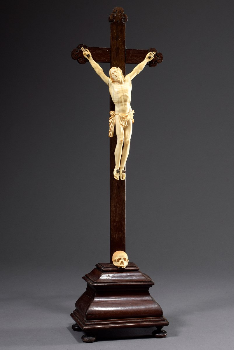 Standkruzifix mit geschnitztem Elfenbein "Corpus | Standing crucifix with carved ivory "Corpus Chri