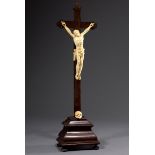 Standkruzifix mit geschnitztem Elfenbein "Corpus | Standing crucifix with carved ivory "Corpus Chri