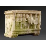 Marmor Brunnenschale "Römischer Kaiser und Tribu | Marble fountain bowl on paw feet with surroundin