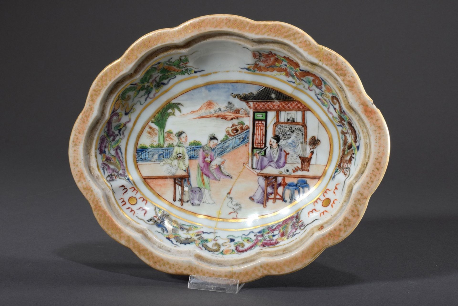 Chinesische Porzellan Terrine mit passigem Rand, | A Chinese porcelain tureen with a fitted rim, ri - Bild 3 aus 8