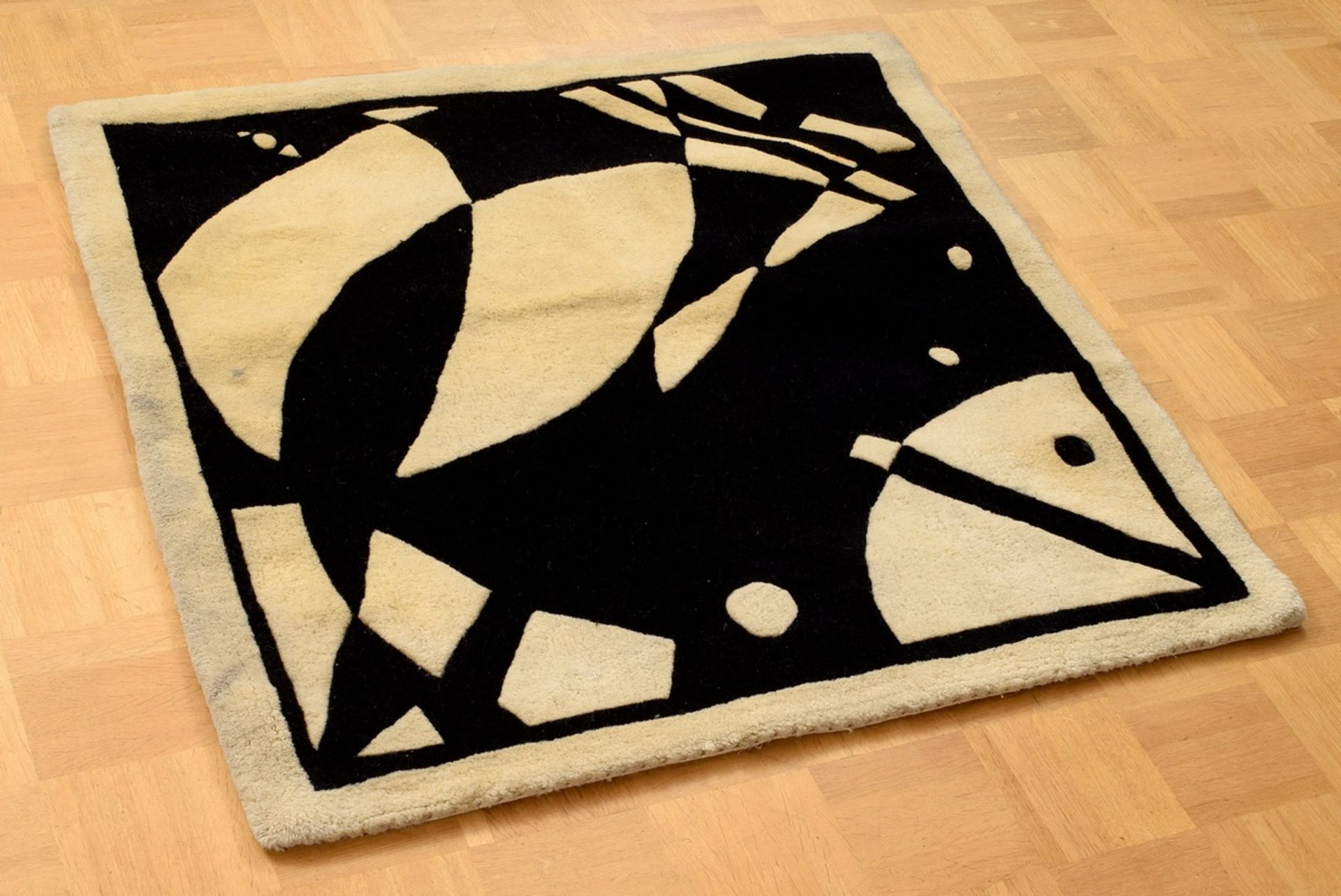 Künstlerteppich, schwarze-weiße Abstraktion, 20.J | Artist's carpet, black and white abstraction, 2 - Bild 2 aus 4