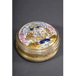 Runde Messing Schnupftabakdose mit eingelassenem | Round brass snuff box with inset "Émail de Saxe"