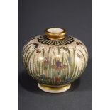 Miniatur Satsuma Vase "Iris und Schmetterlinge", | Miniature Satsuma vase "Iris and Butterflies", p