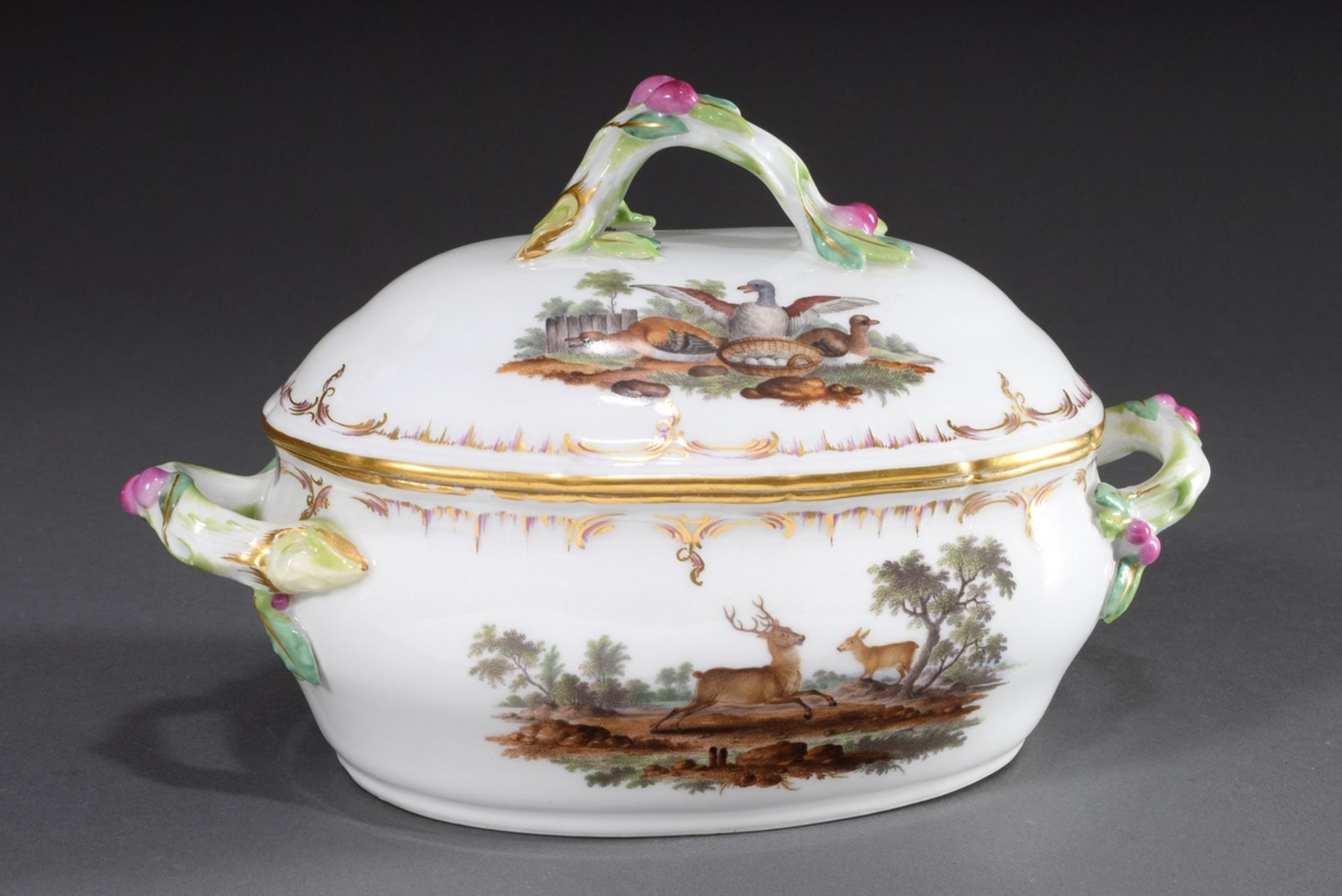 Kleine KPM Terrine und Unterstand mit feiner pol | Small KPM tureen and shelter with fine polychrom - Bild 4 aus 12