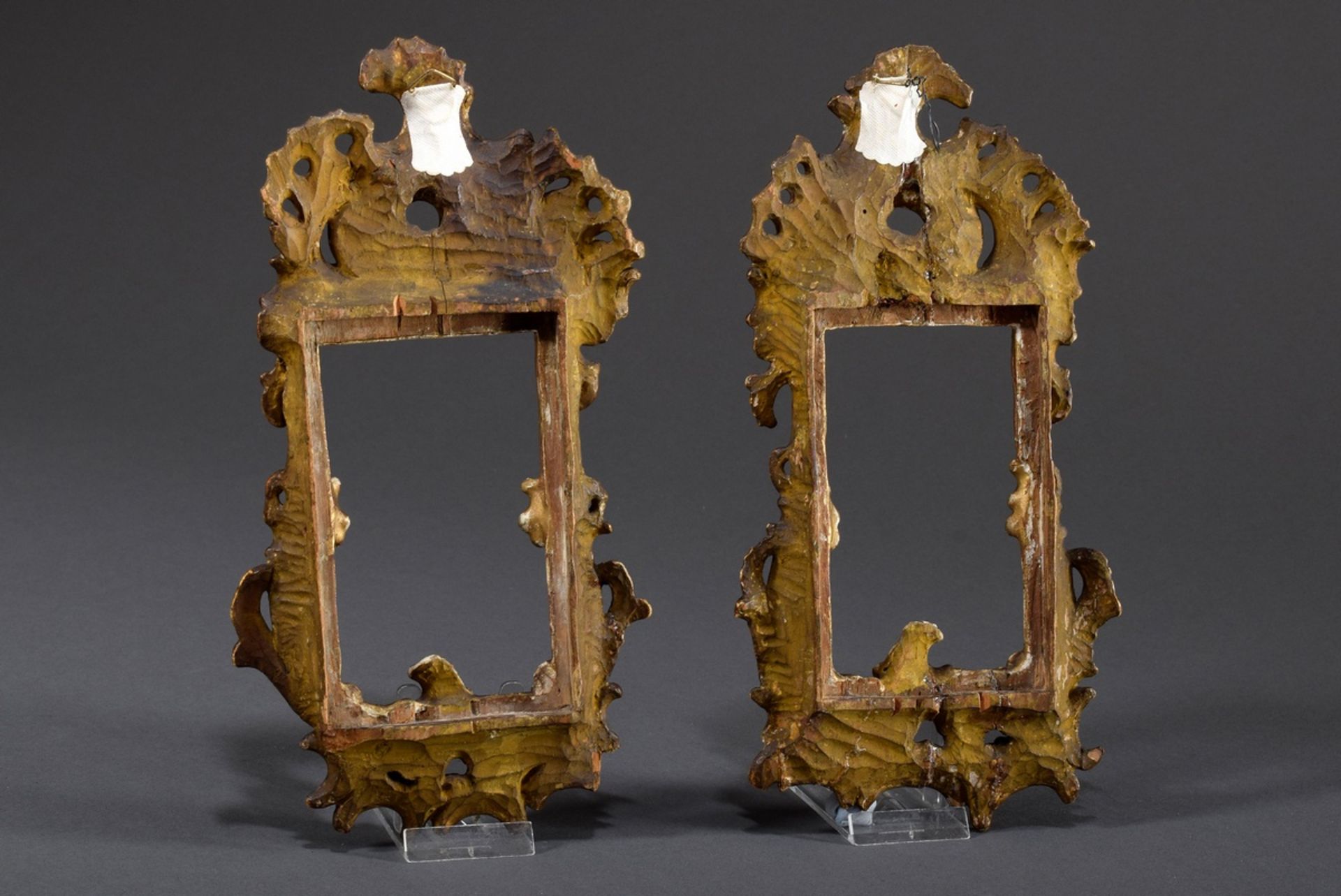 Paar Rocaille-Rahmen, Holz geschnitzt, vergoldet | Pair of rocaille frames, carved wood, gilt, Sout - Image 2 of 5