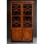 Biedermeier Büchervitrine auf Löwentatzen, Mahag | Biedermeier bookcase on lion paws, mahogany/soft