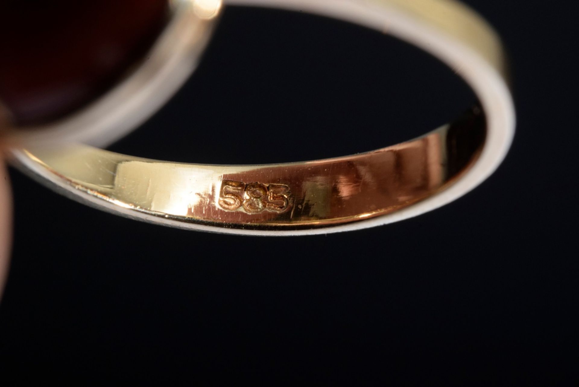 Moderner GG 585 Ring mit Korallenbouton, 3,7g, Gr | Modern GG 585 ring with coral bouton, 3,7g, siz - Bild 3 aus 3
