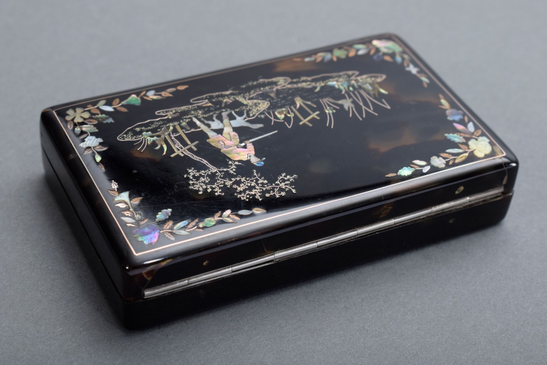 Rechteckige Schildpatt Dose mit feinen Perlmutt- | Rectangular tortoiseshell box with fine mother-o - Image 2 of 4