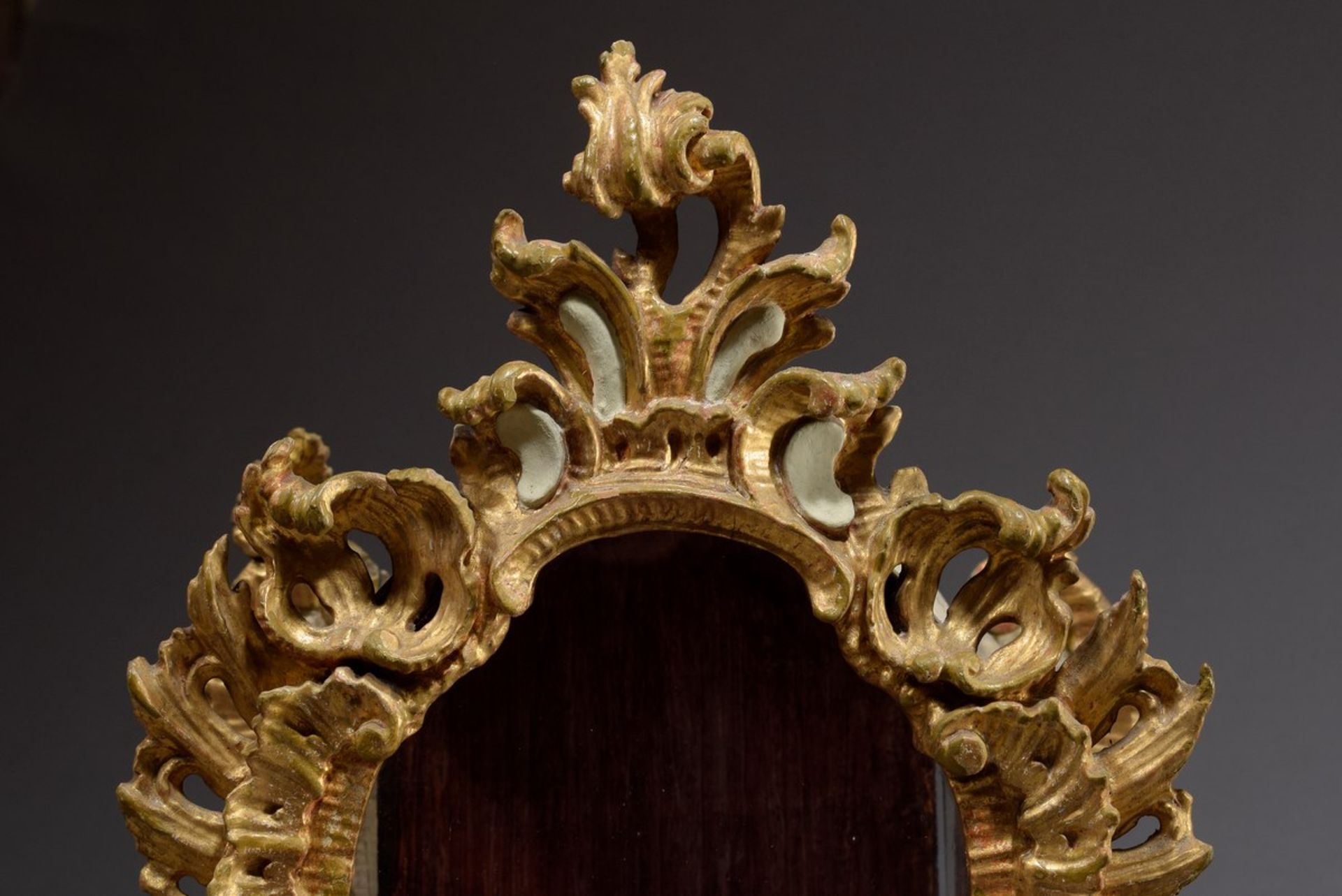 Reliquiarkästchen, Holz geschnitzt, weiß/gold ge | Reliquary box, carved wood, white/gold painted, - Bild 5 aus 5