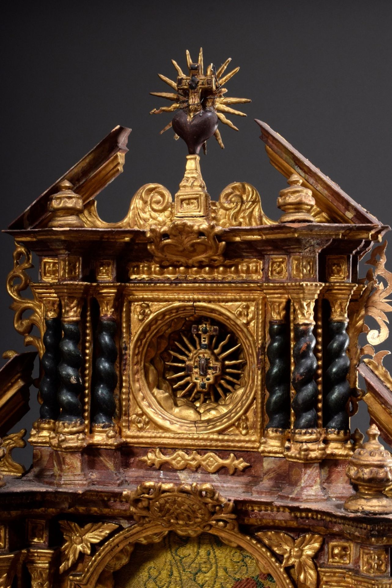 Barocker Hausaltar mit opulent dekorierter dreif | Baroque house altar with opulently decorated thr - Image 3 of 10